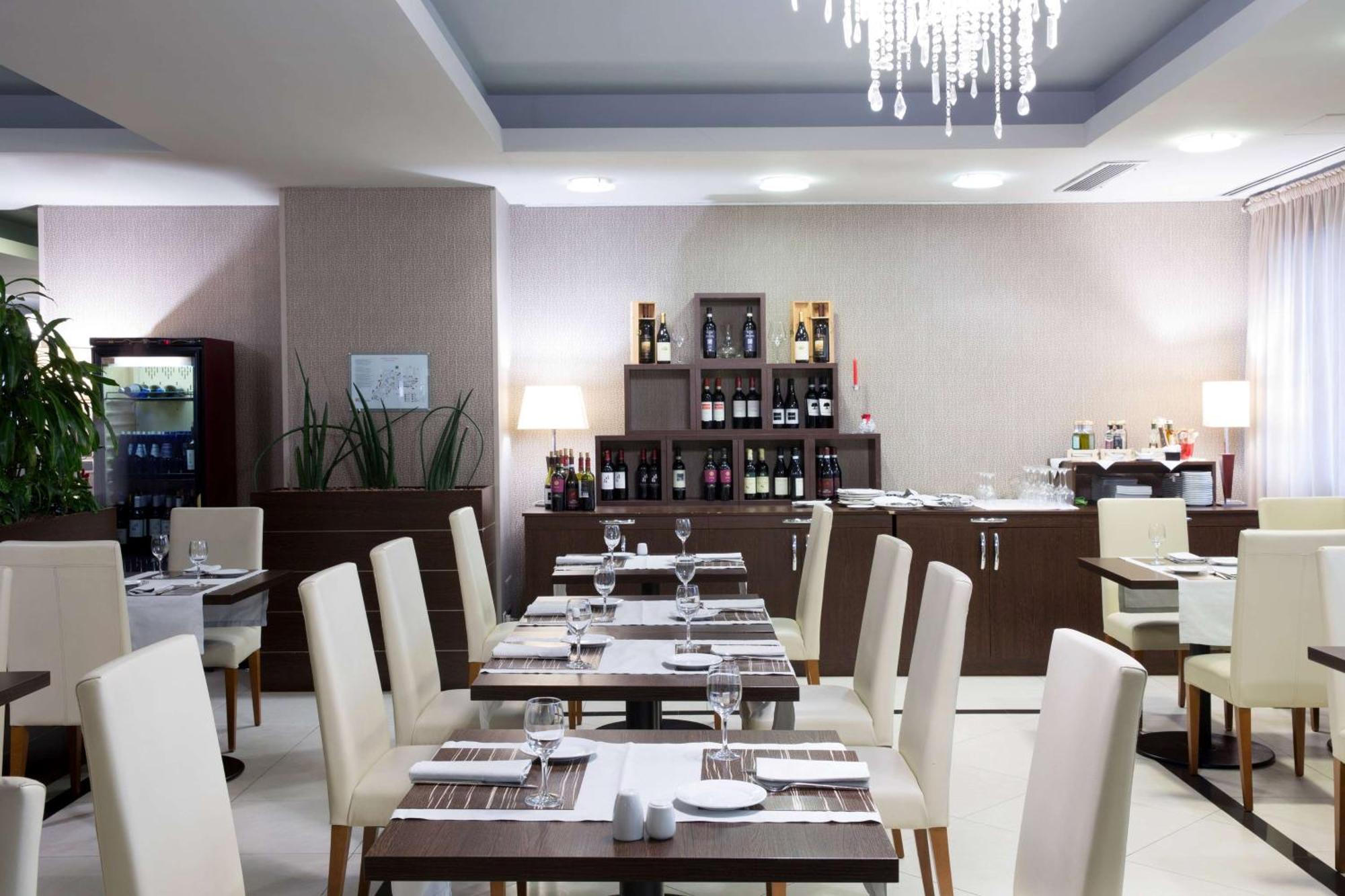 Dolce By Wyndham Milan Malpensa Somma Lombardo Exterior foto