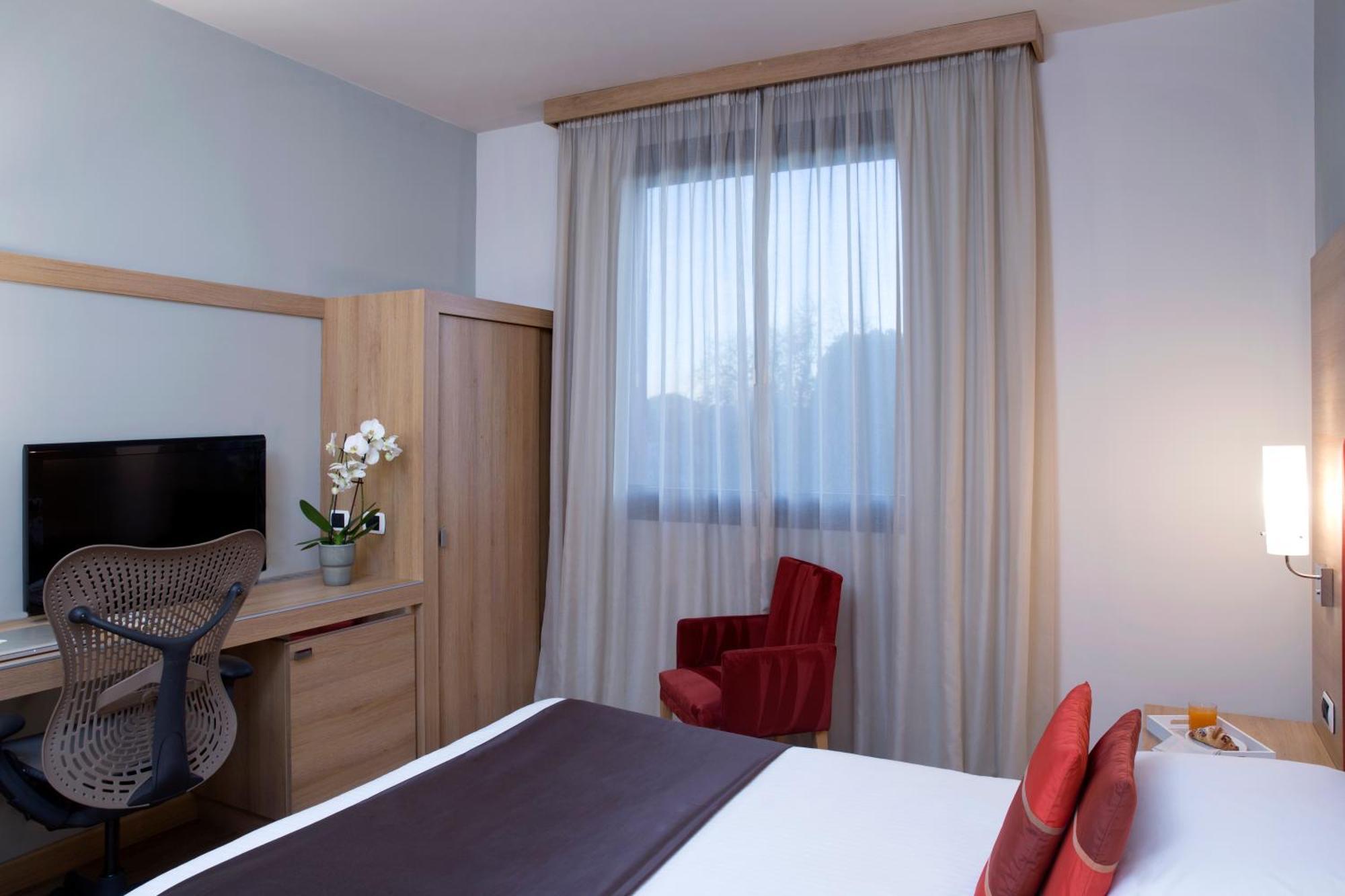 Dolce By Wyndham Milan Malpensa Somma Lombardo Exterior foto