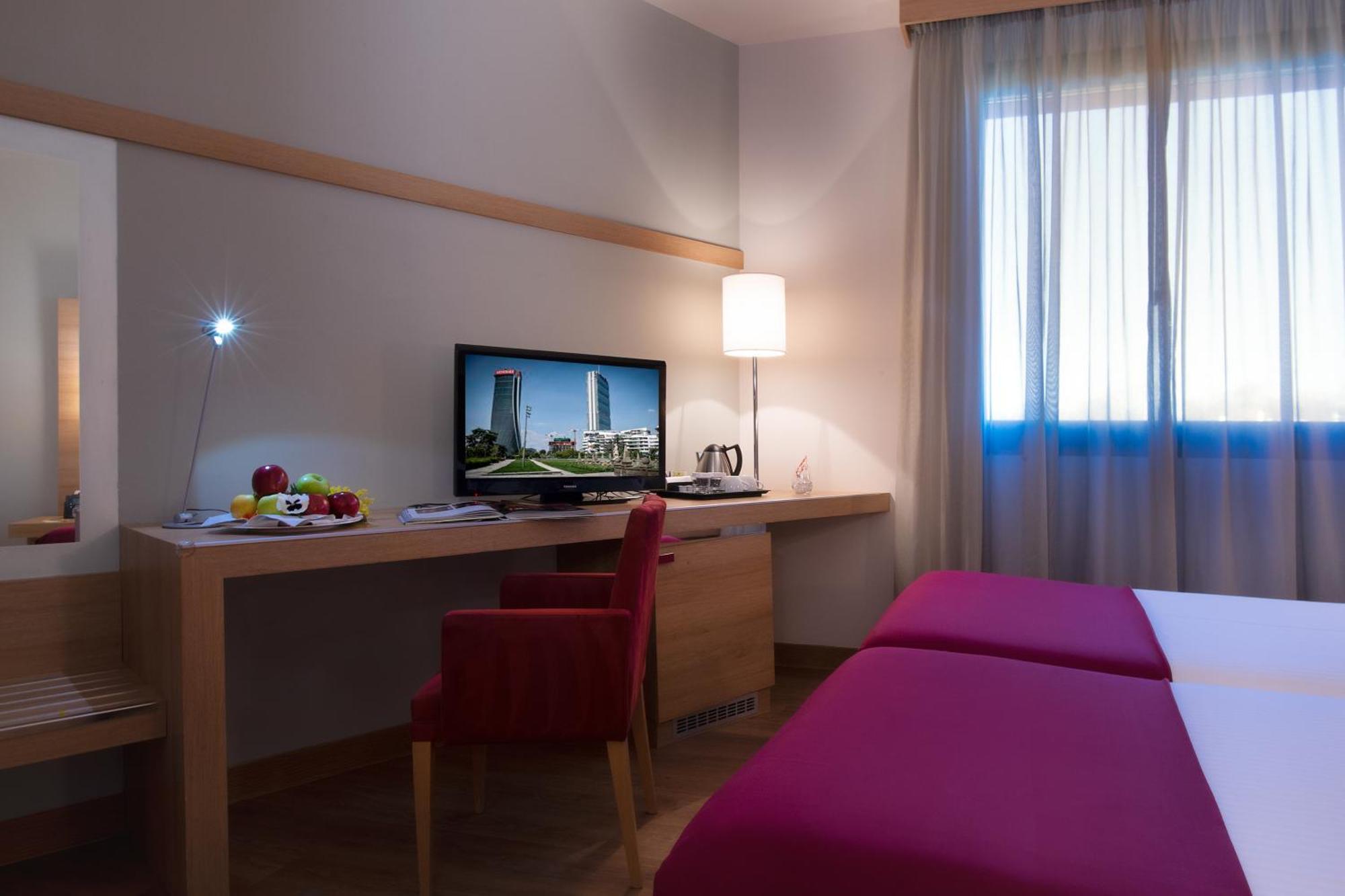 Dolce By Wyndham Milan Malpensa Somma Lombardo Exterior foto